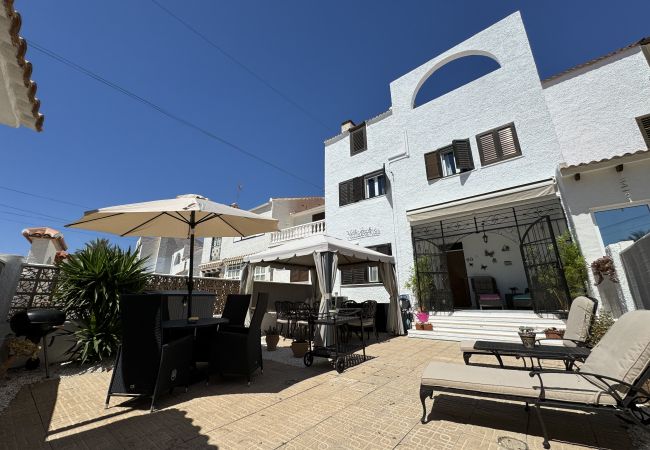 Casa adosada en Torrevieja - Spacious Townhouse Calas Blancas Beachside Casa adosada en Torrevieja - Spacious Townhouse Calas Blancas Beachside