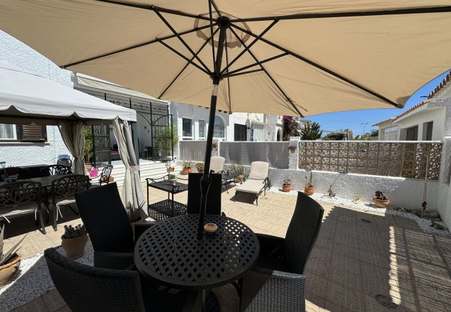 Casa adosada en Torrevieja - Spacious Townhouse Calas Blancas Beachside Casa adosada en Torrevieja - Spacious Townhouse Calas Blancas Beachside