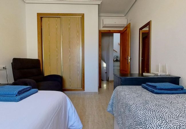 Bungalow en Orihuela Costa - Beautiful Zeniamar Corner with Communal Pool Bungalow en Orihuela Costa - Beautiful Zeniamar Corner with Communal Pool
