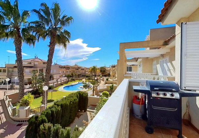 Bungalow en Orihuela Costa - Beautiful Zeniamar Corner with Communal Pool