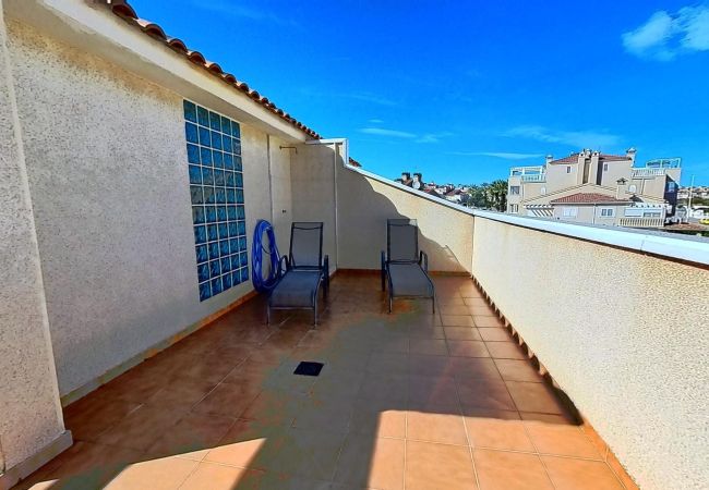 Bungalow en Orihuela Costa - Beautiful Zeniamar Corner with Communal Pool Bungalow en Orihuela Costa - Beautiful Zeniamar Corner with Communal Pool