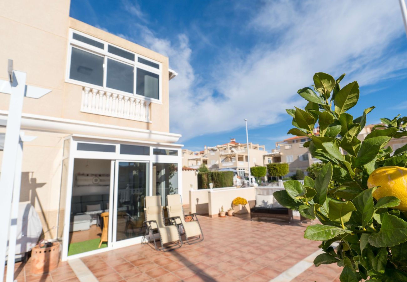 Apartamento en Orihuela Costa - Amazing Zeniamar House with communal Pool