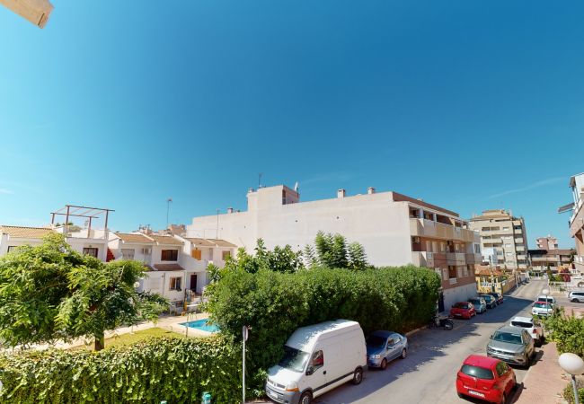  i Torrevieja - Well Located 2 Bed Apartment