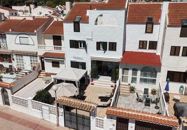 Rekkehus i Torrevieja - Spacious Townhouse Calas Blancas Beachside