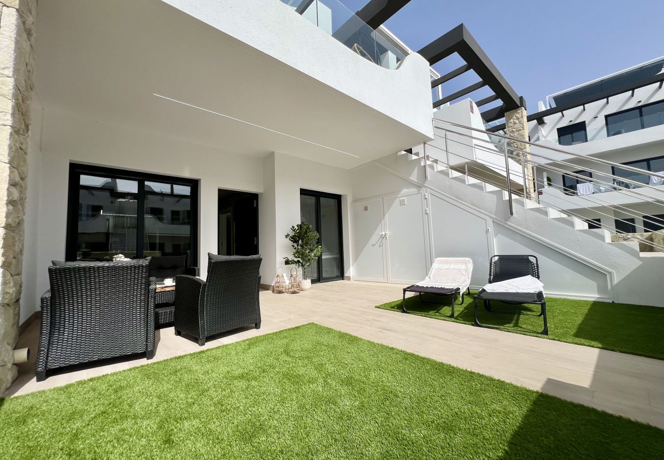 Leilighet i Orihuela Costa - Beautiful Ground Floor Apartment in Innova Beach R