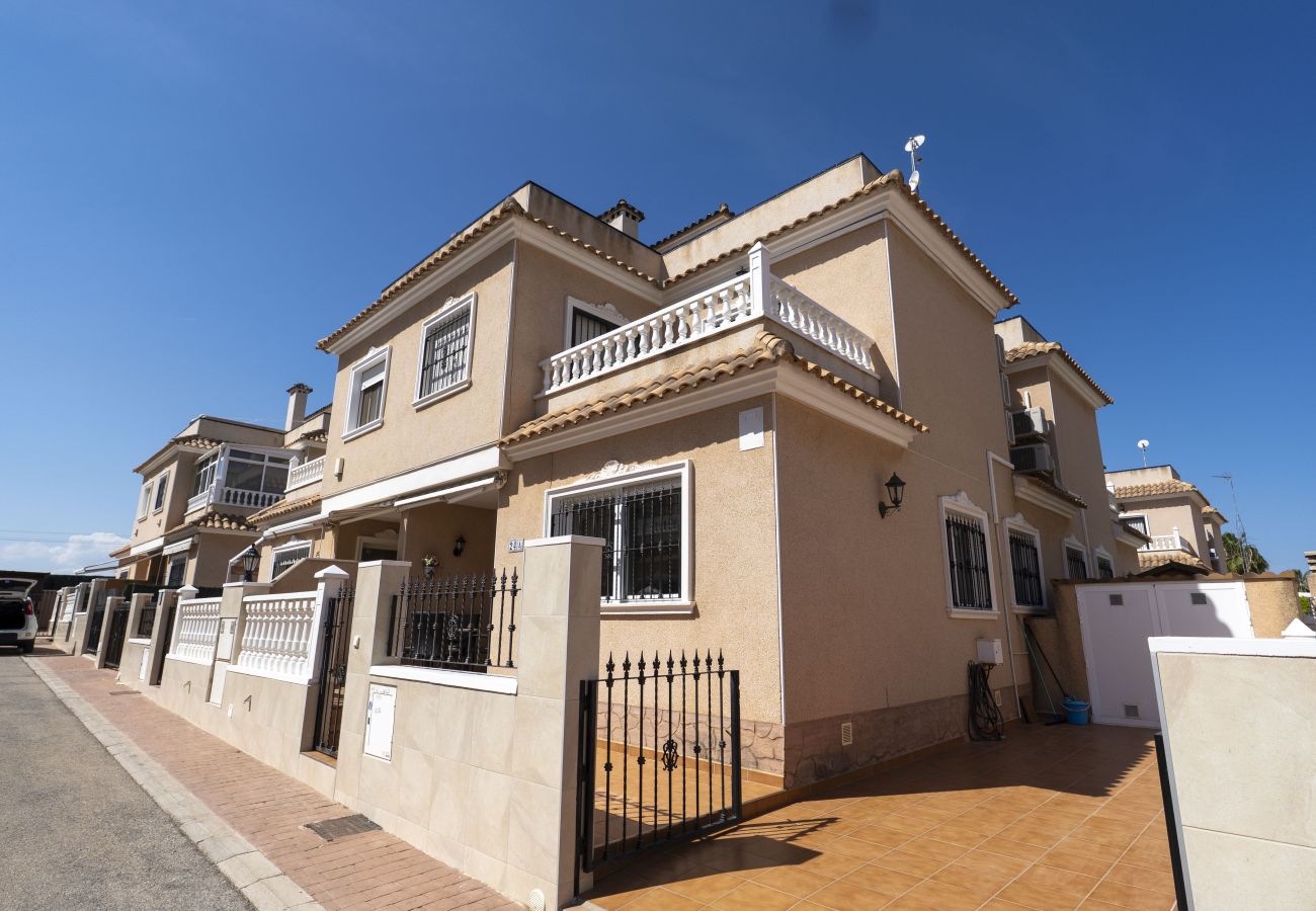 Hus i Cabo Roig - Spacious Vista Azul Quad House in Cabo Roig