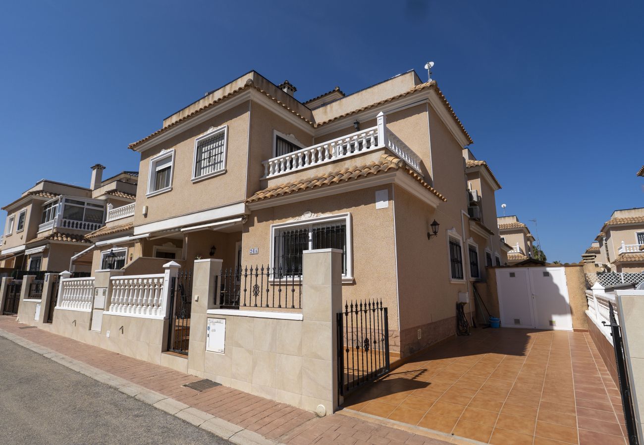Hus i Cabo Roig - Spacious Vista Azul Quad House in Cabo Roig