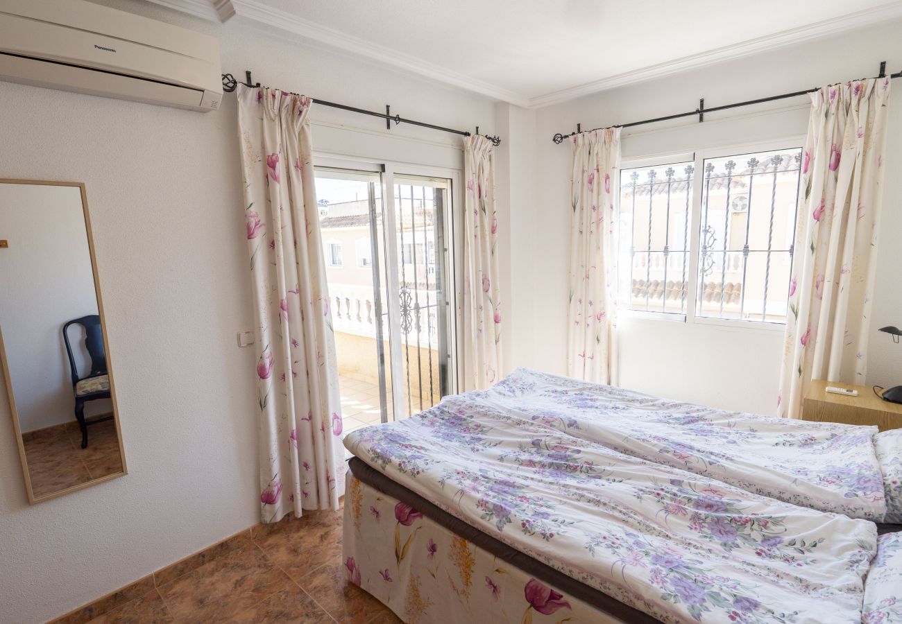 Hus i Cabo Roig - Spacious Vista Azul Quad House in Cabo Roig