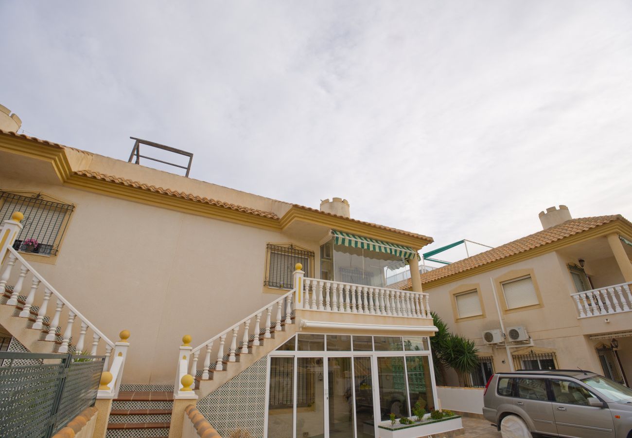 Leilighet i Orihuela - Well Located 2 bed with Spacious Solarium
