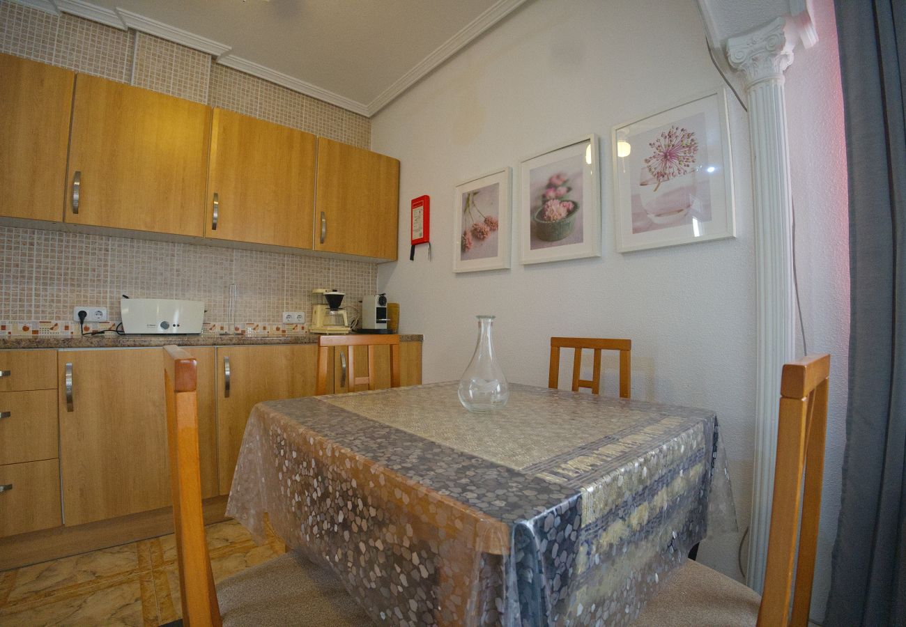 Leilighet i Orihuela - Well Located 2 bed with Spacious Solarium