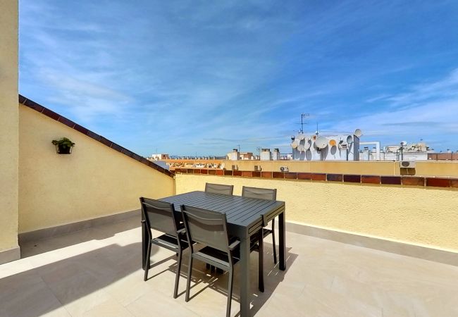 Apartment in Torrevieja - Luxurious 2 Bed Central Penthouse Ático