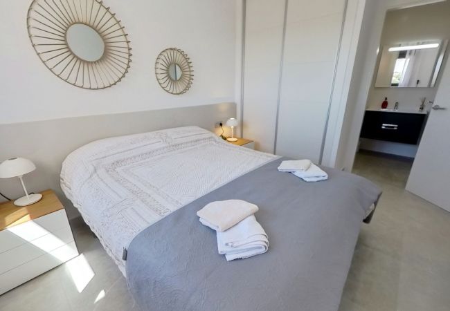 Apartment in Orihuela Costa - Amazing 2 Bed 2 Bath Apartment Los Dolses