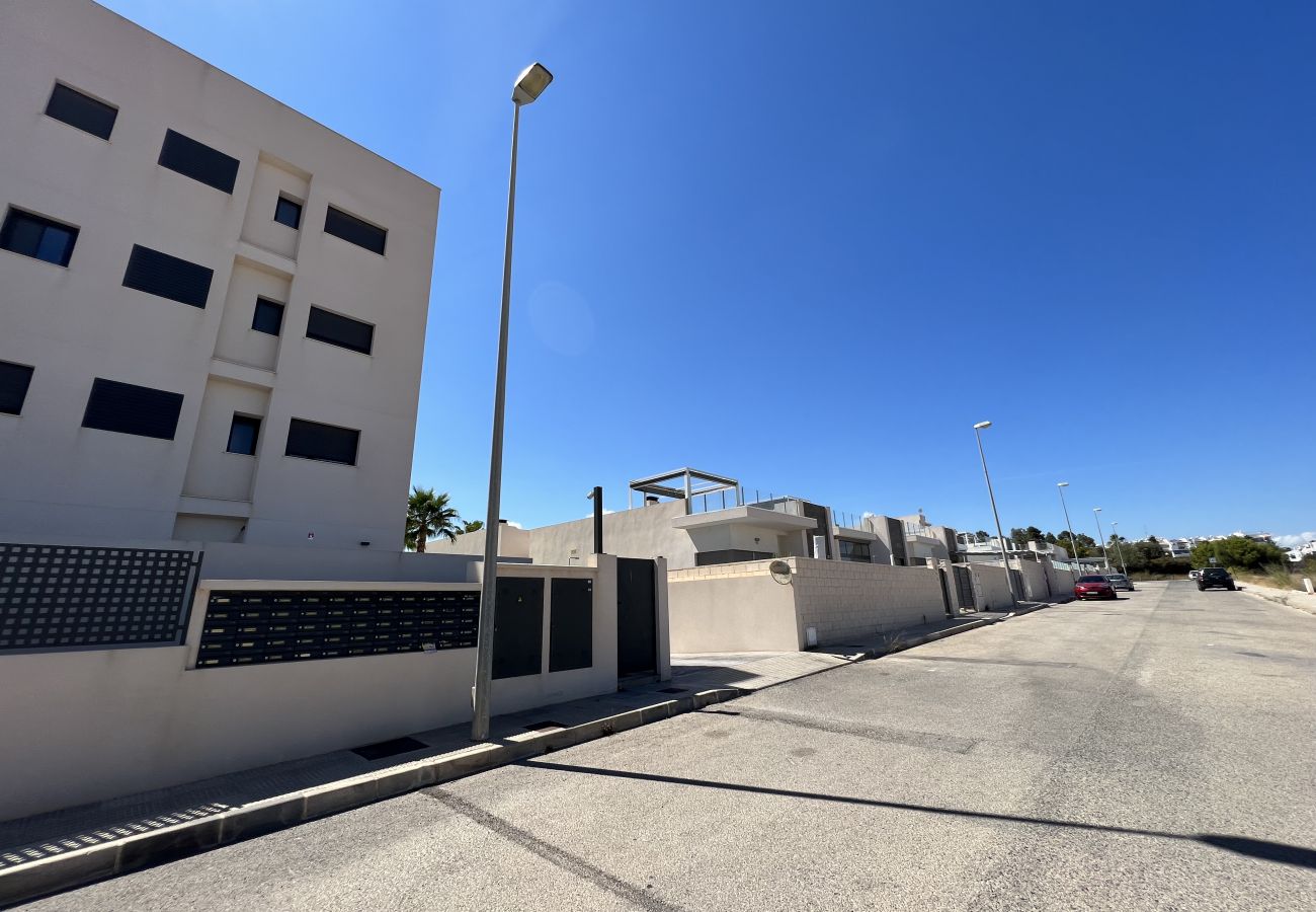 Apartment in Orihuela Costa - Amazing 2 Bed 2 Bath Apartment Los Dolses