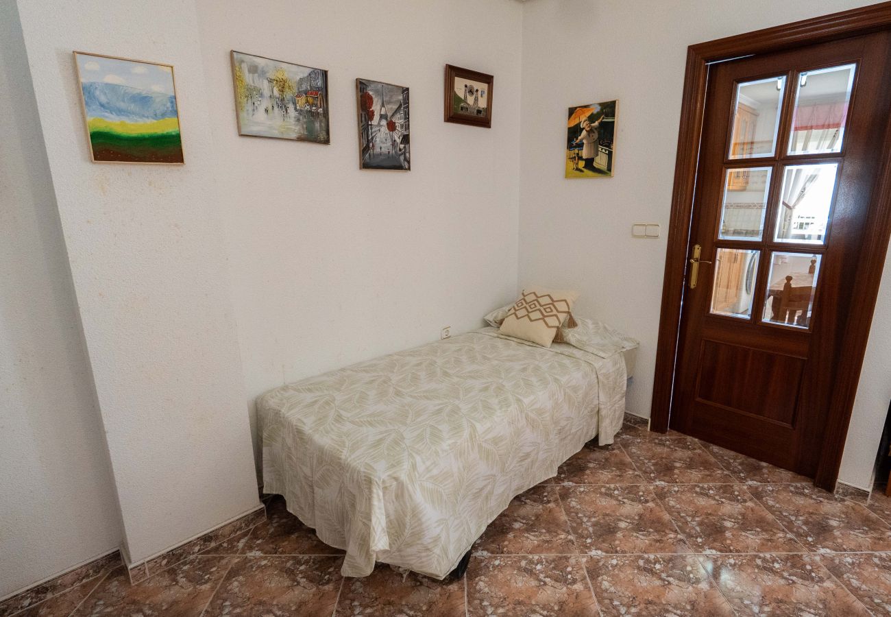 Apartment in Torrevieja - MARIBLANCA 300m To The Beach 2nd Floor Apartment