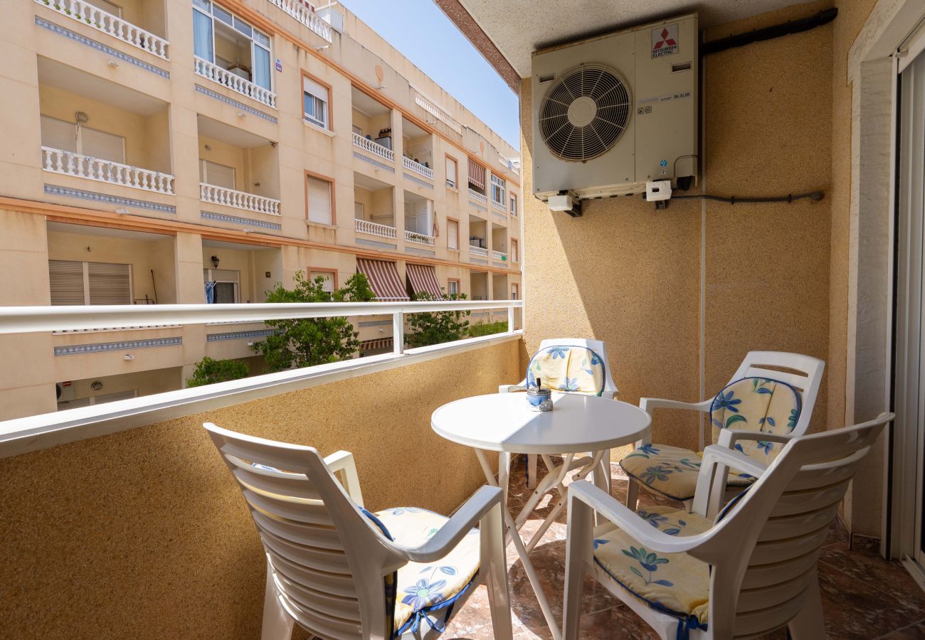 Apartment in Torrevieja - MARIBLANCA 300m To The Beach 2nd Floor Apartment