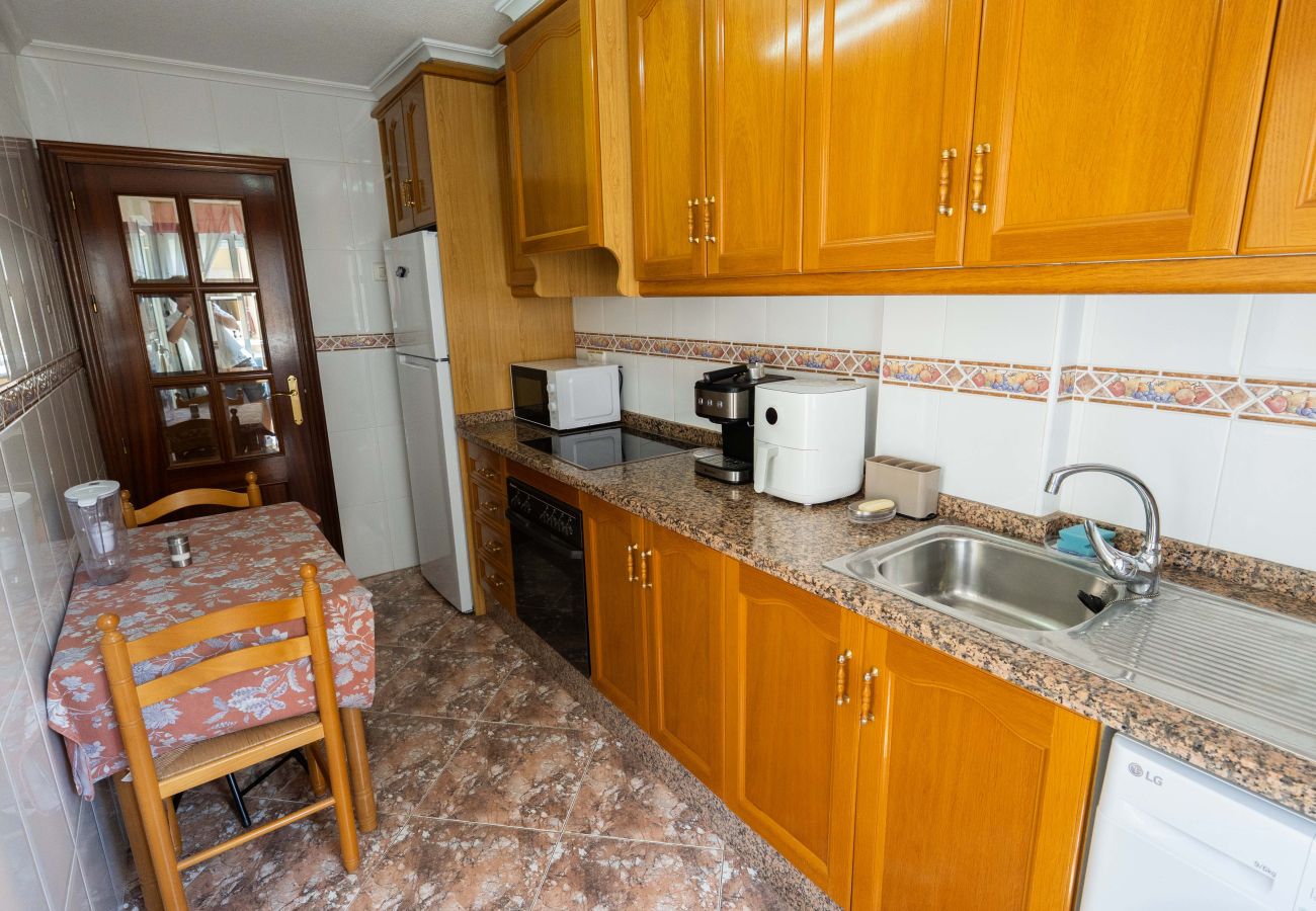 Apartment in Torrevieja - MARIBLANCA 300m To The Beach 2nd Floor Apartment