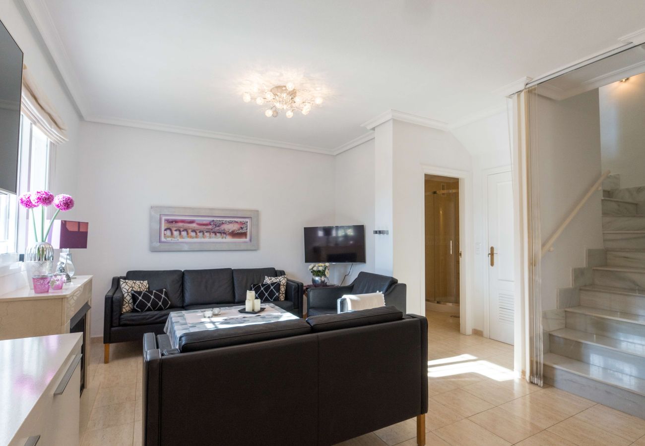 Apartment in Orihuela Costa - Amazing Zeniamar House with communal Pool